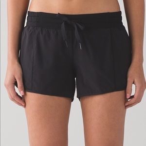 Lululemon Hotty Hot Shorts 4”